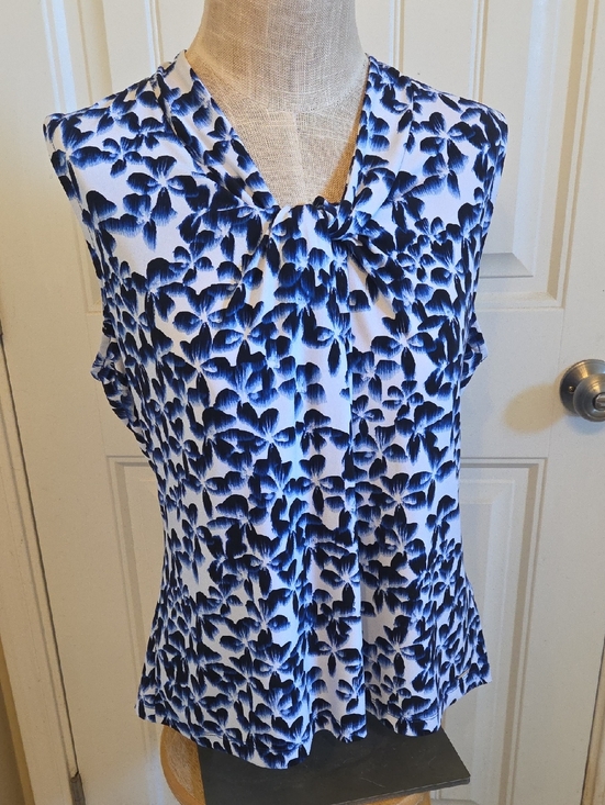Calvin Klein Tops - Calvin Klein Blue and White Floral Sleeveless Printed Camisole